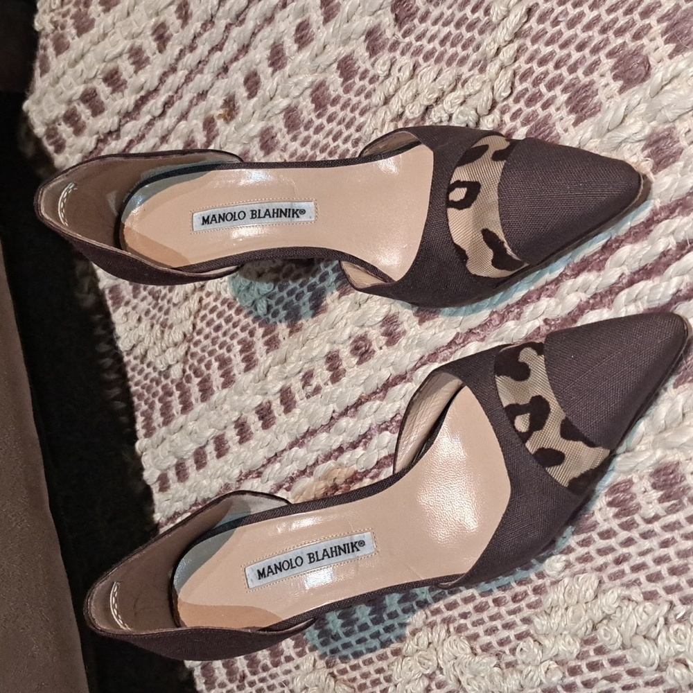 MANOLO BLAHNIK 38.5 made in Italy, $575.00